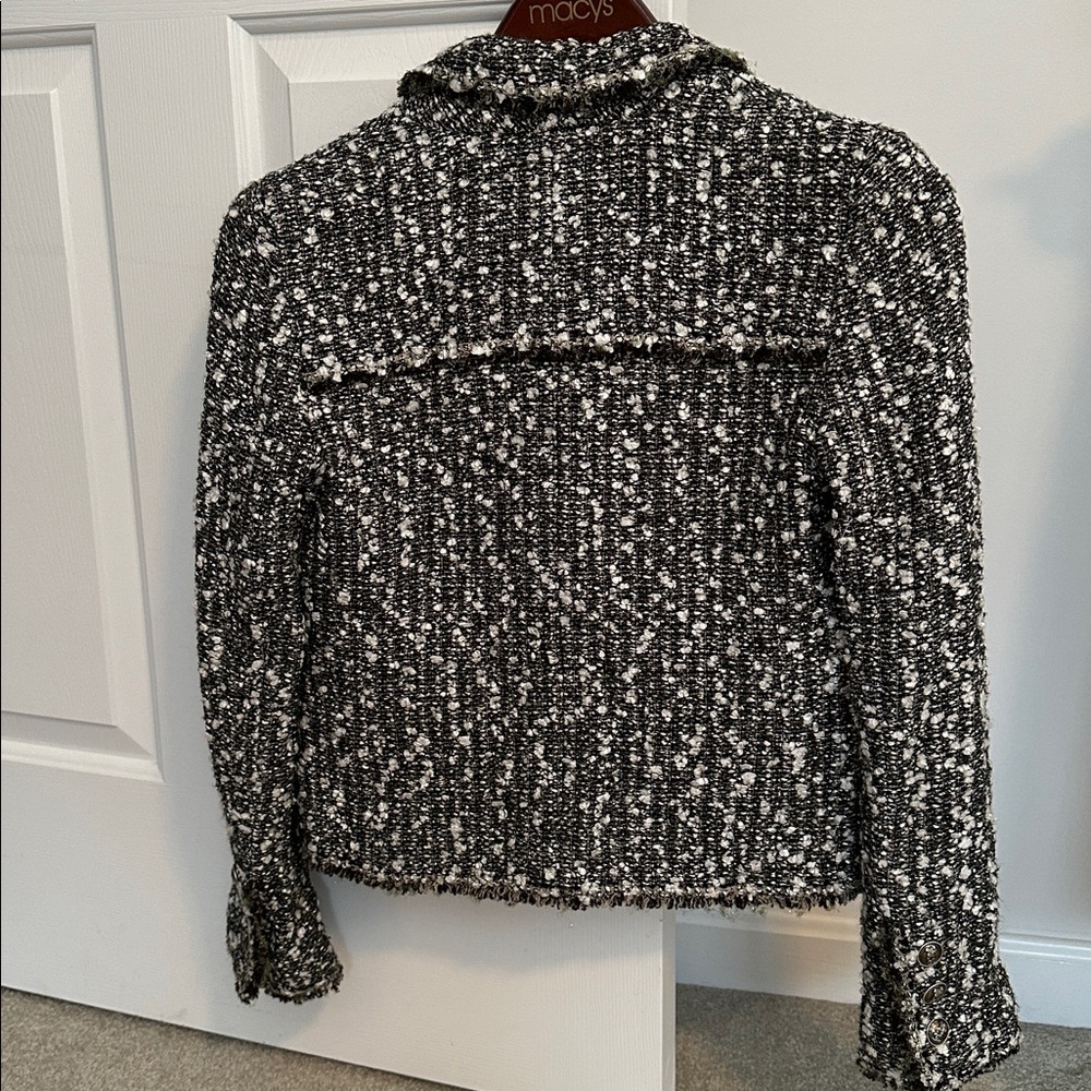 Chanel Black and White Tweed Blazer Size 36 - Picture 7 of 15